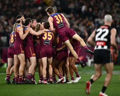 The Lions Demolish The Magpies to Earn Championship Battle With The Cats